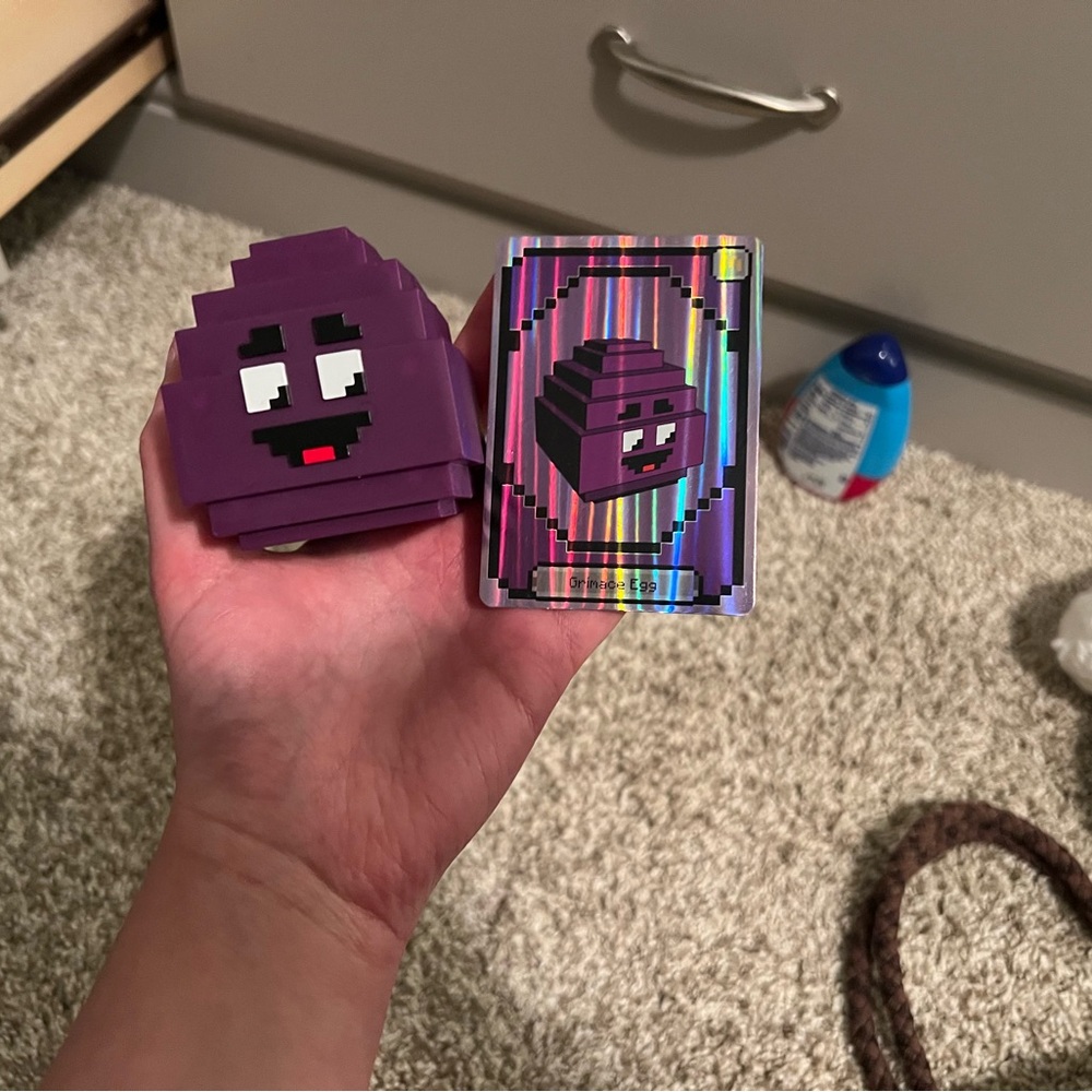 McDonald’s Minecraft Grimace Egg + Card